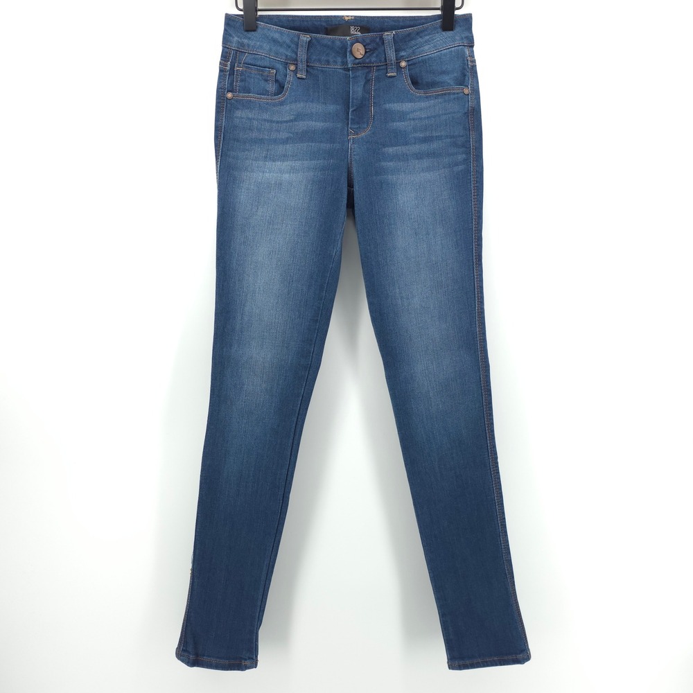 1822 Denim Women’s Skinny Jeans in Medium Blue Wash